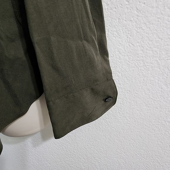 BANANA REPUBLIC Long Sleeve Blouse in Mistletoe Green Size LP NWT - Picture 5 of 10